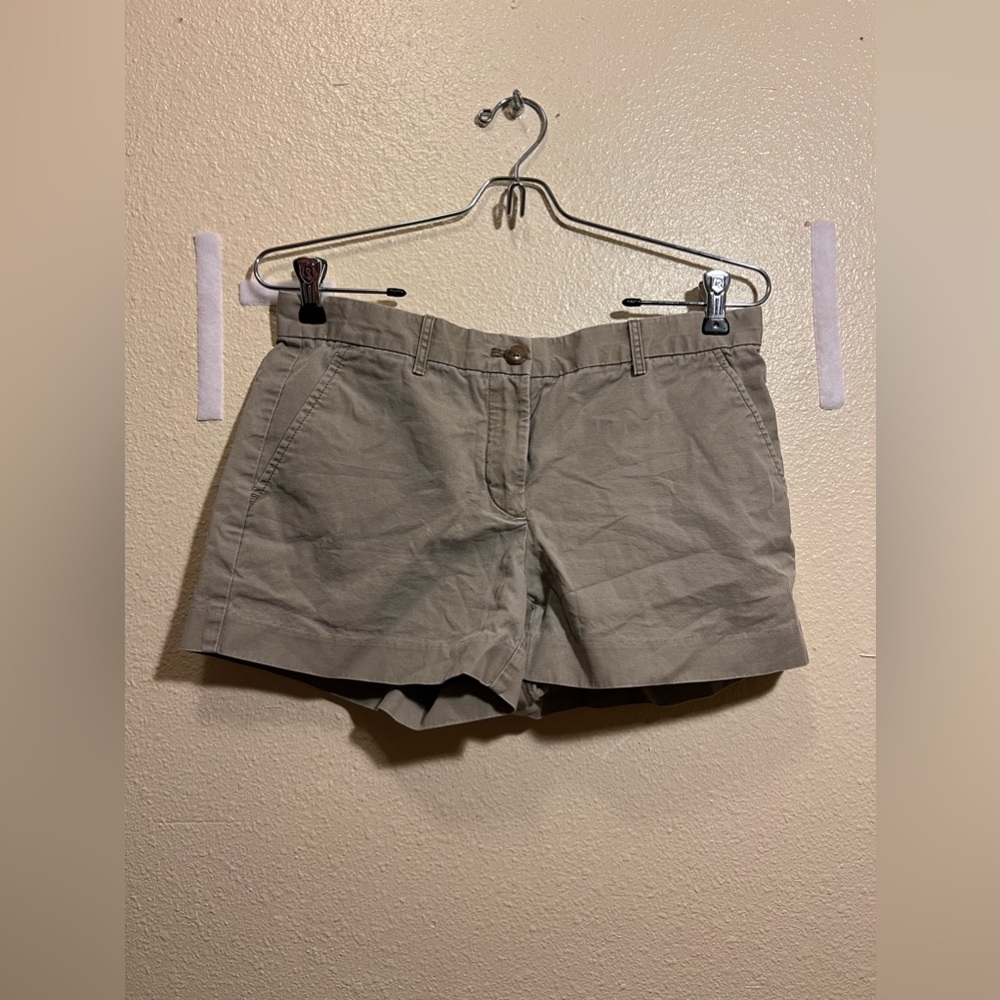 THIS IS A PACKAGE DEAL! ‼️ 2 GAP shorts, both size 2.
